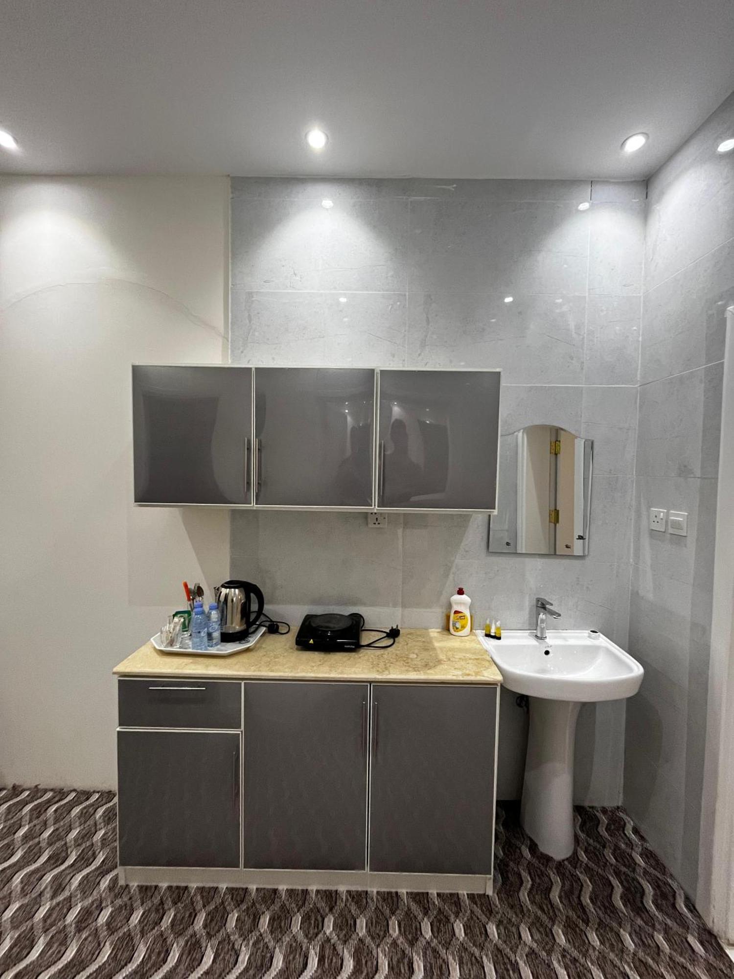 Yaqoot Al Madina Suites Al Awali Extérieur photo